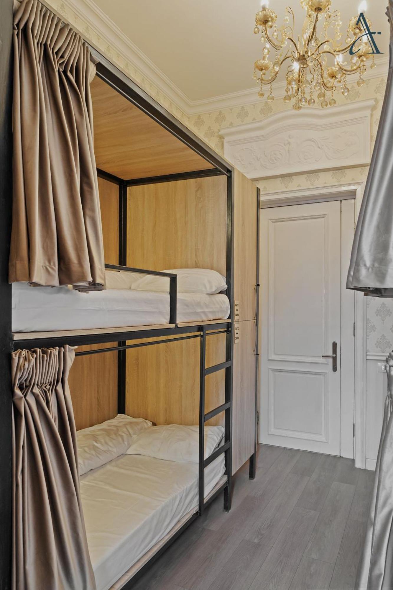 Ramana Garden Hostel - Self-Service Accommodation Bükreş Dış mekan fotoğraf