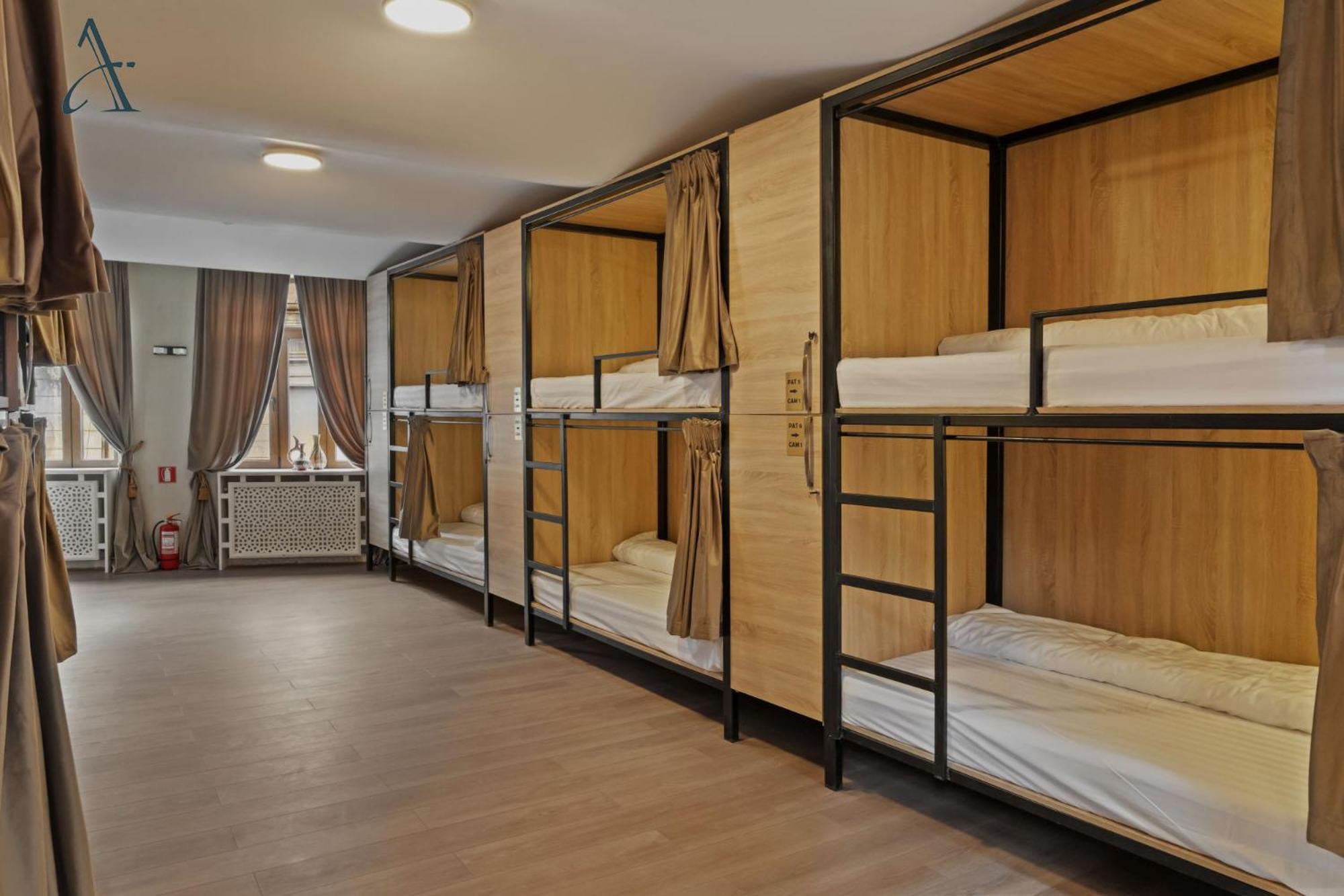 Ramana Garden Hostel - Self-Service Accommodation Bükreş Dış mekan fotoğraf