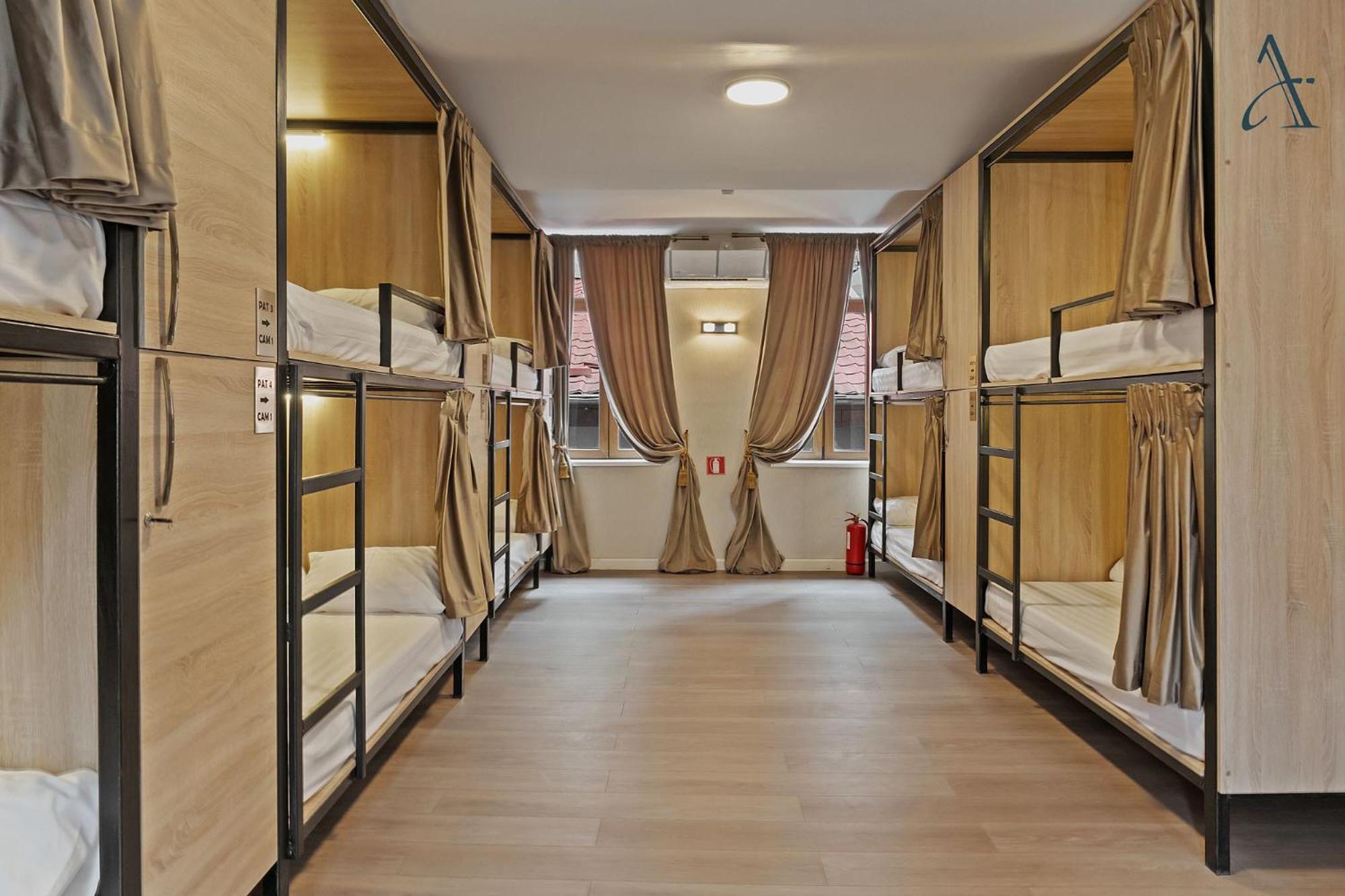 Ramana Garden Hostel - Self-Service Accommodation Bükreş Dış mekan fotoğraf